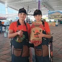 Jóvenes con carbón Mr. Parrilla